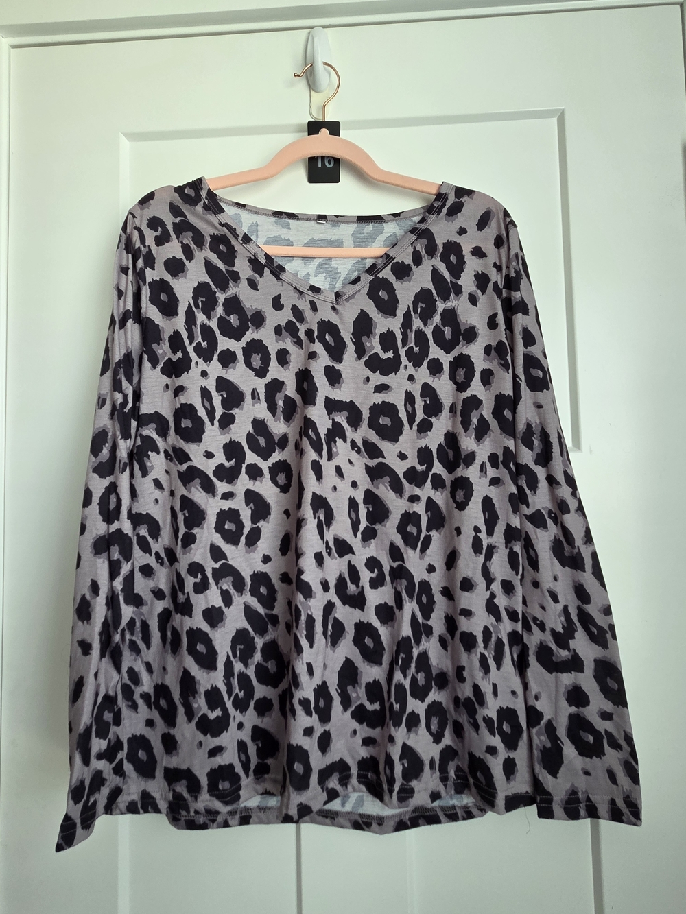 0034.  Women’s V-Neck Leopard Print Long Sleeve Top - Gray/Black